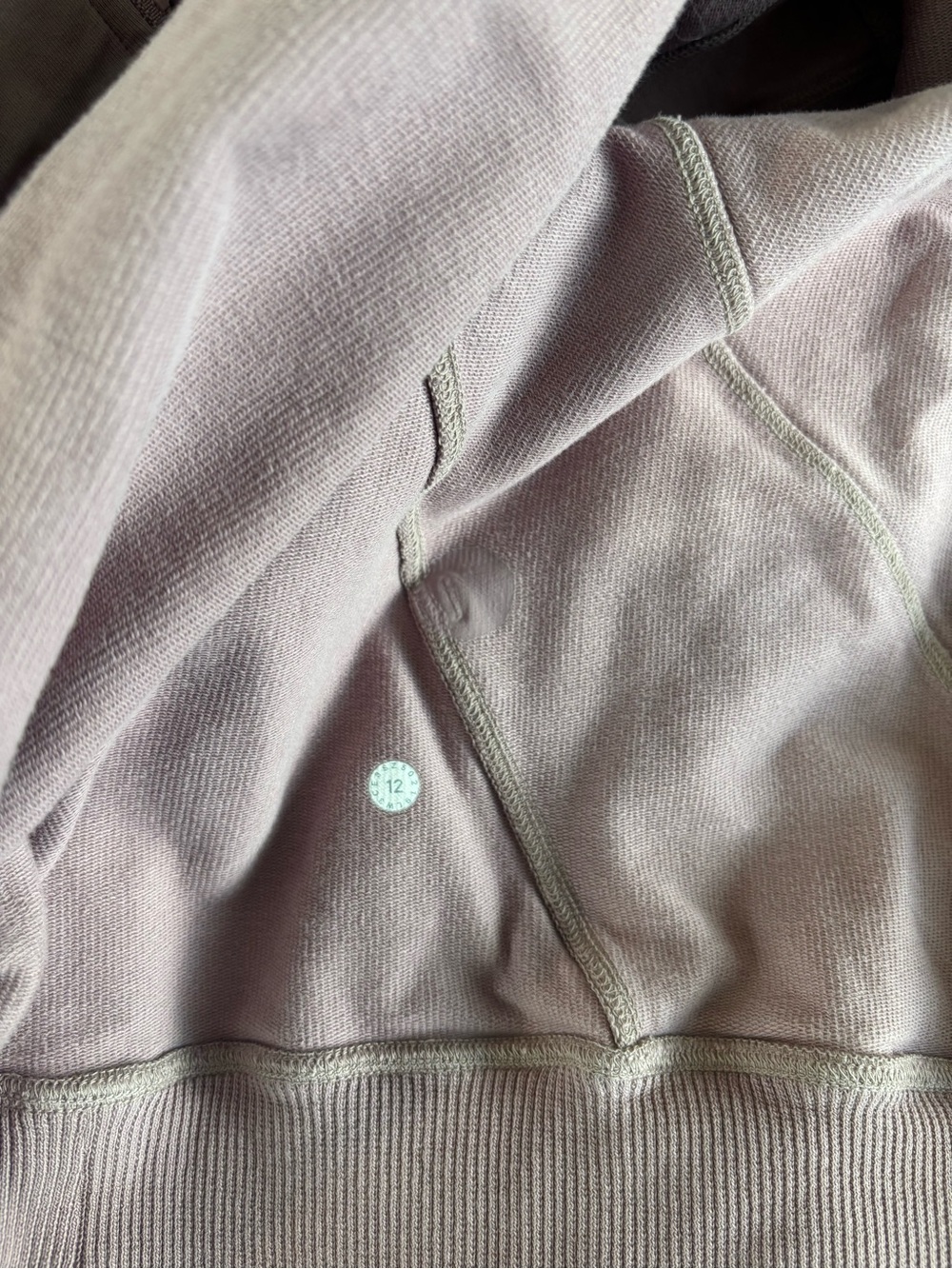 Lululemon - Picture 7 of 8
